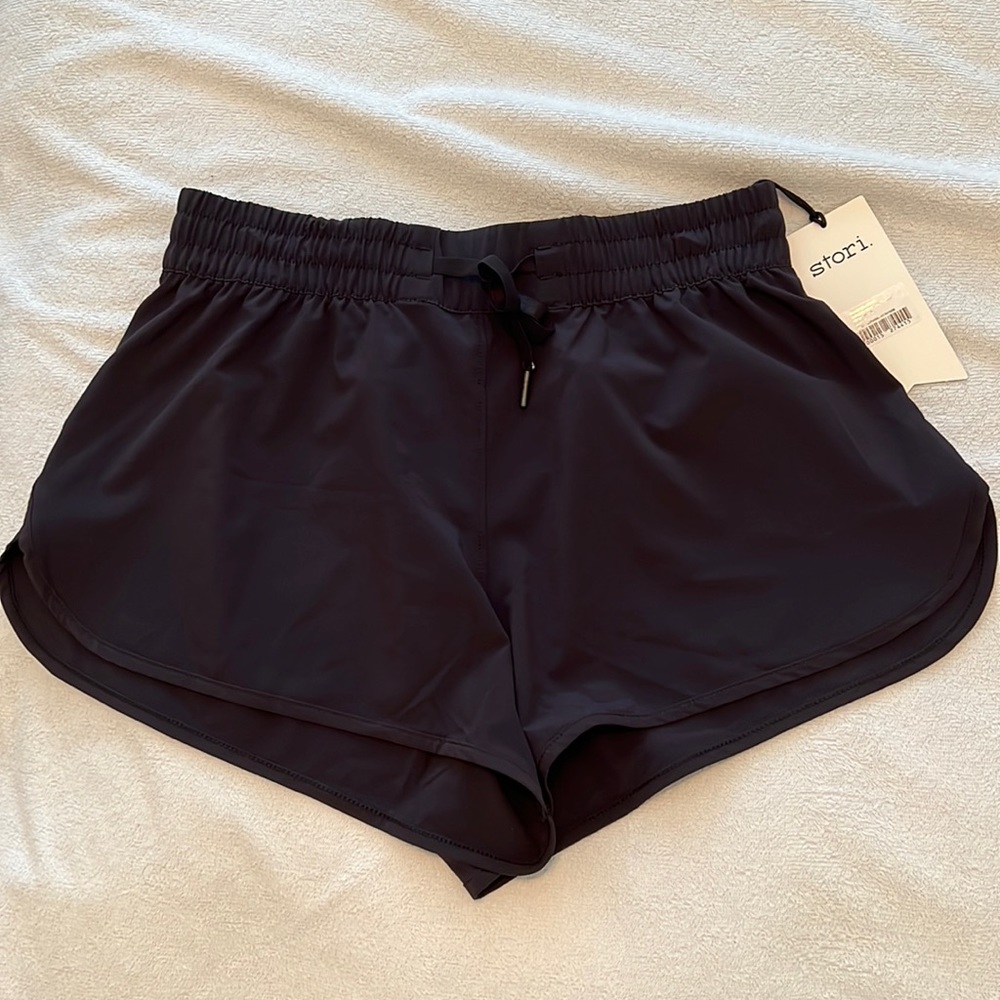 NWT Stori Challenge 2.5 In Shorts Size 6
